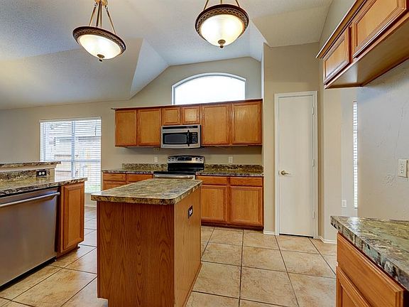 4th image of 6805 Amberdale Dr