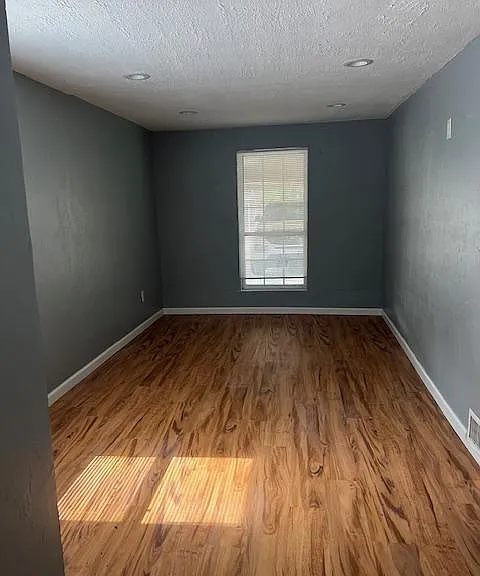 1724 NW Ash Ave — Photo 11