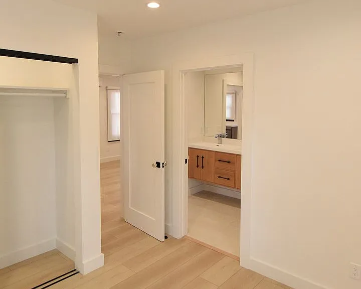 317 Ocean Park Blvd — Photo 30