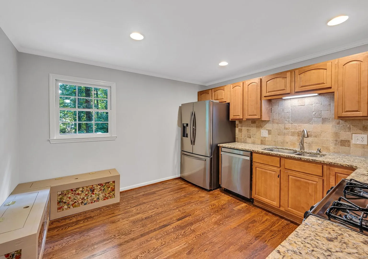 Room in 4 Bedroom Home in Roswell — Photo 3