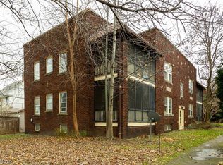 1357 Beach Pkwy, Lakewood, OH 44107