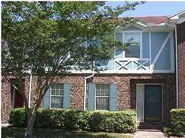 2905 Cathedral Ln, Charleston, SC 29414