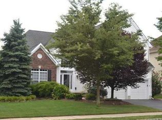 14 Sequoia Dr, Dayton, NJ