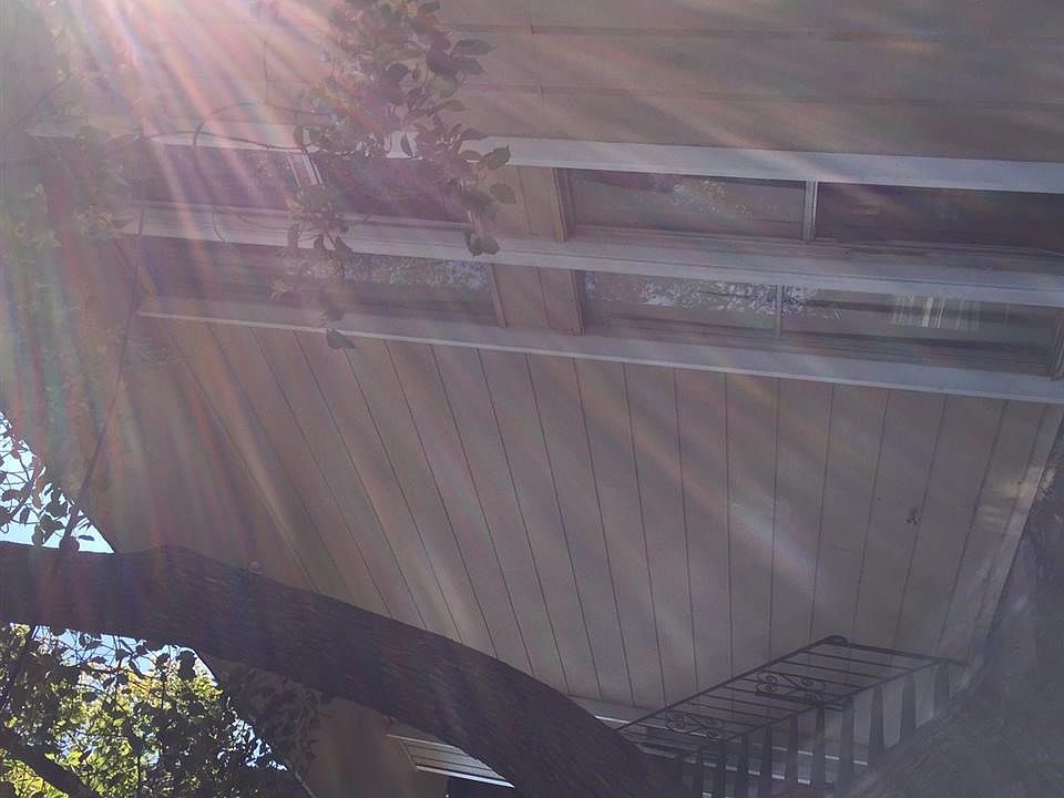 2nd image of 1107 W 4th St