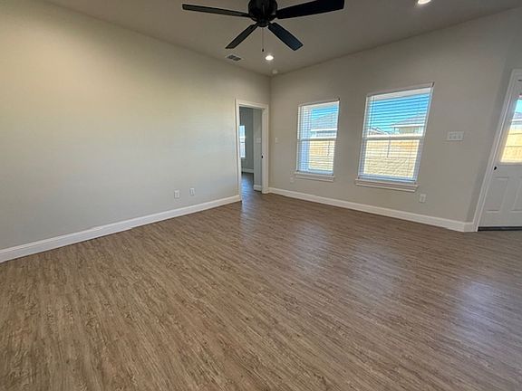 4th image of 7024 Glen Abbey Ct