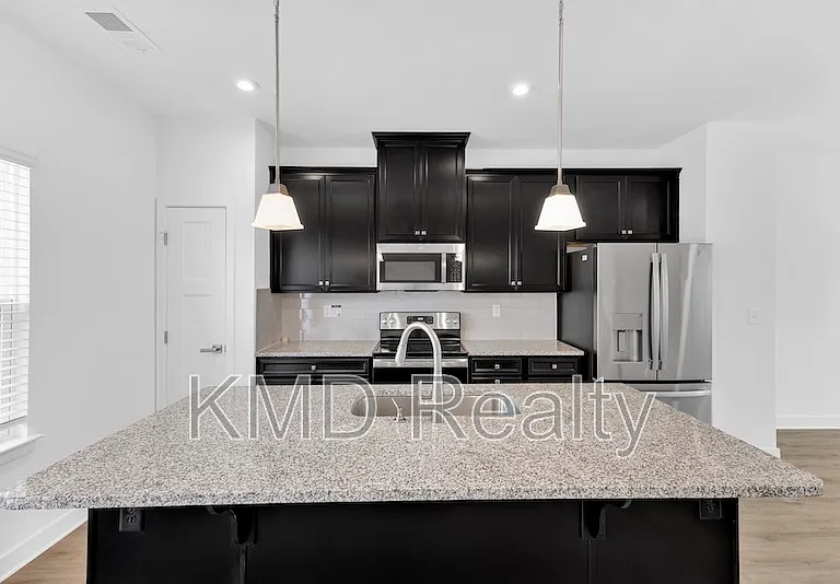 1713 Aspire St — Photo 2
