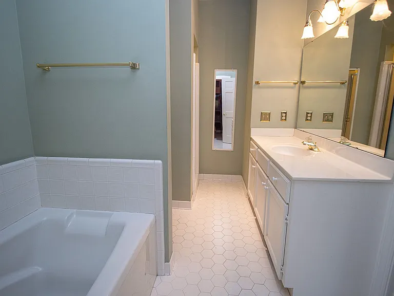 2220 Montclair Dr — Photo 21