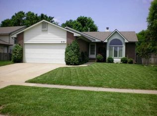 2121 N Parkridge Ct, Wichita, KS 67212