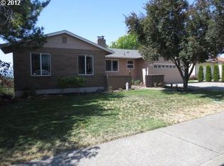 625 Summit Ridge Dr E, The Dalles, OR 97058