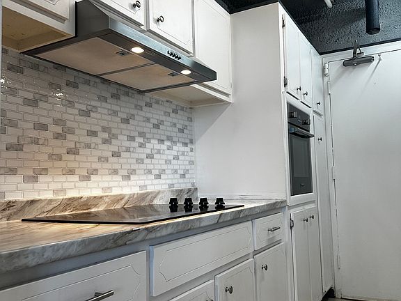 5th image of 1200 West Ave #914-2450