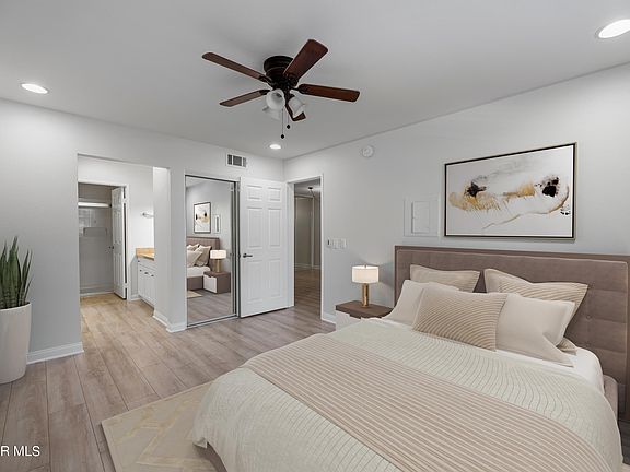 2nd image of 5515 Canoga Ave APT 131