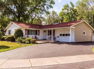 11 Basswood Cir, Rochester, NY 14615