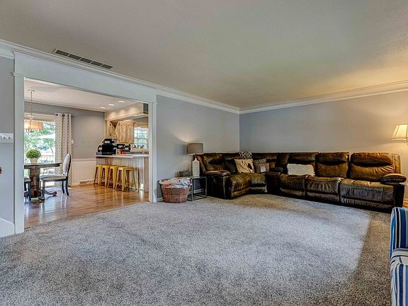 3rd image of 4503 Taylor Dr