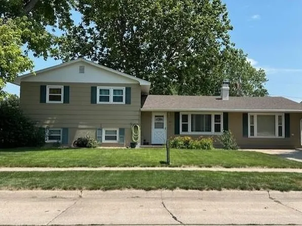 3615 I Ave, Kearney, NE 68847