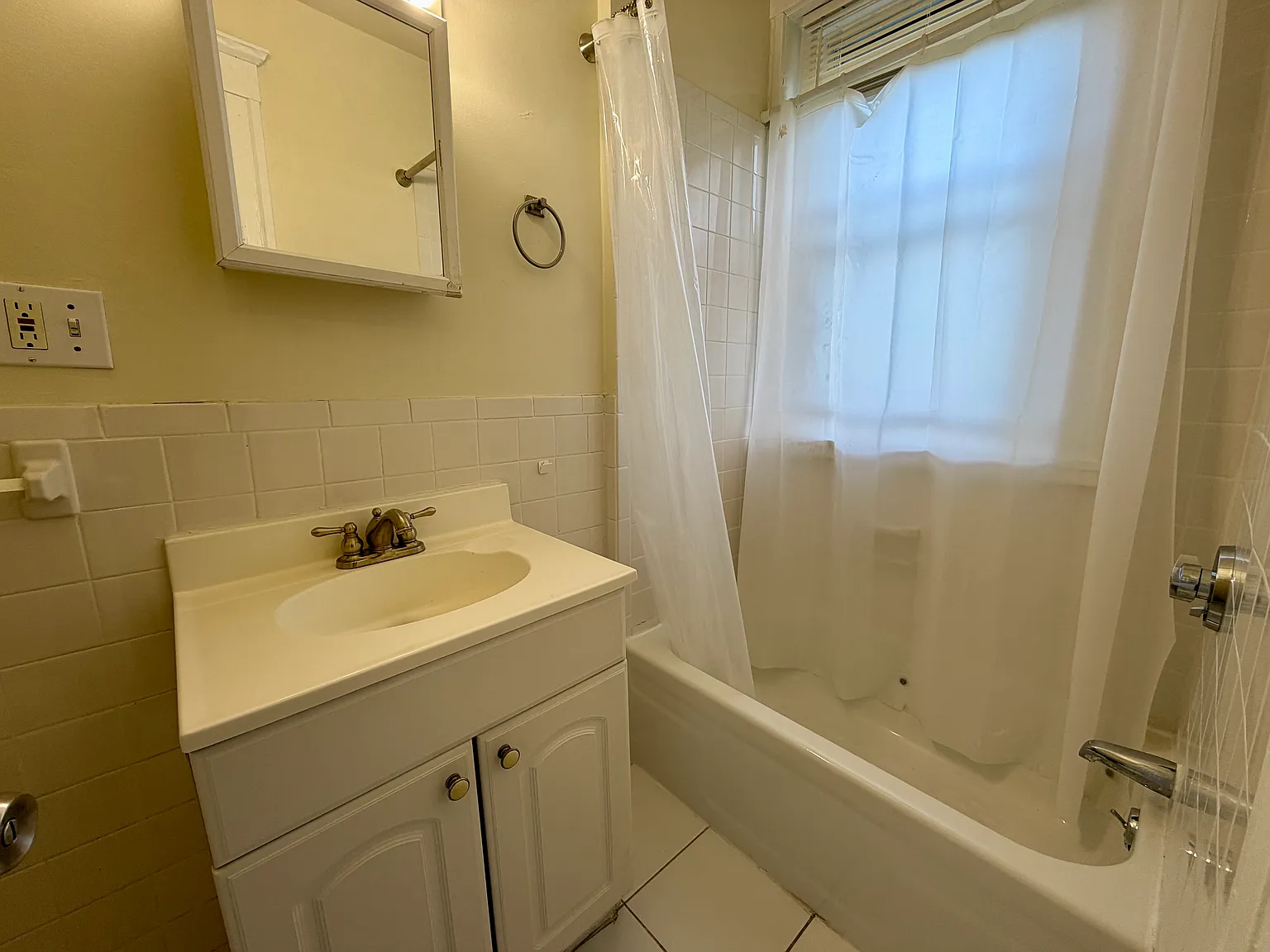 279 Harvard St — Photo 4