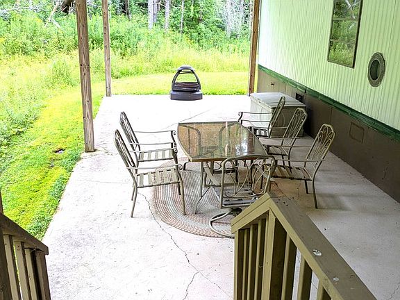 5th image of 907 Skip Gray Rd