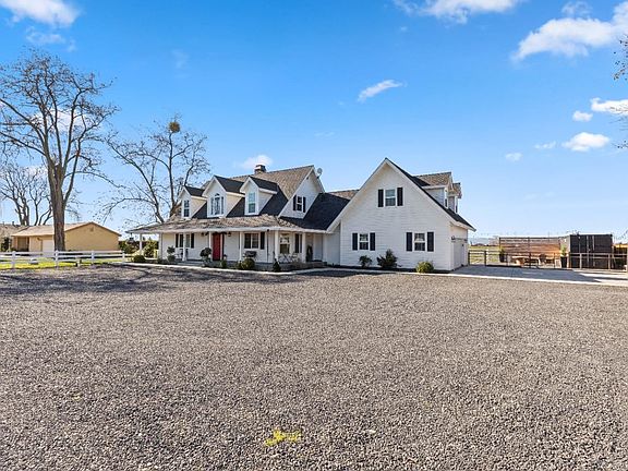3rd image of 613 E Keyes Rd