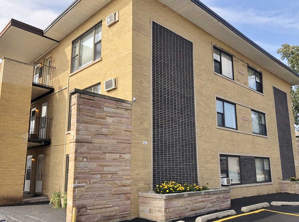1st image of 5820 N Nagle Ave APT J