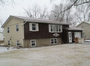 503 3rd St SW, Cresco, IA 52136