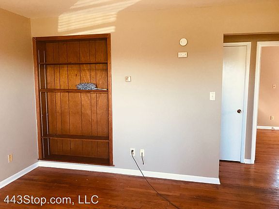 5th image of 800 N Easter Ln #A