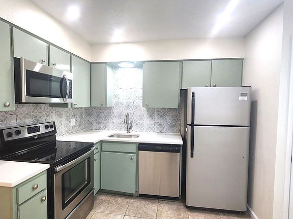 4th image of 6105 N Brookline Ave APT 33