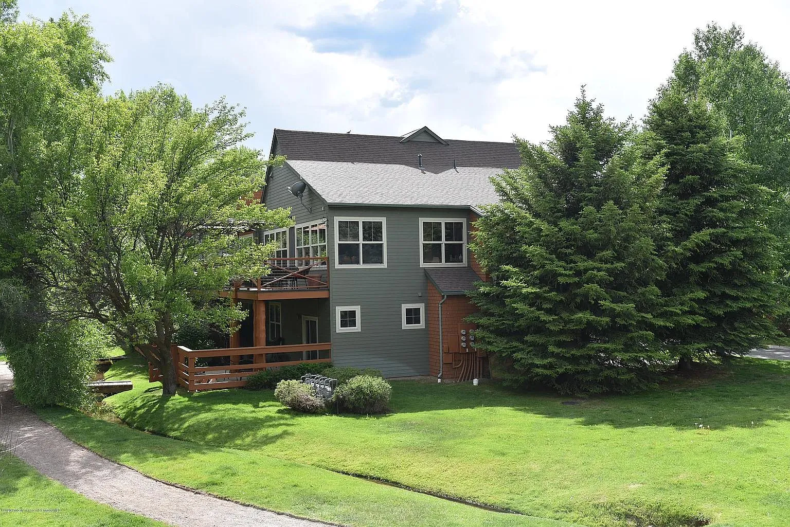 530 Evans Ct — Photo 1