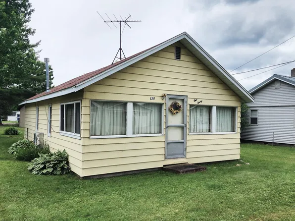 120 Cass St, Houghton Lake, MI 48629