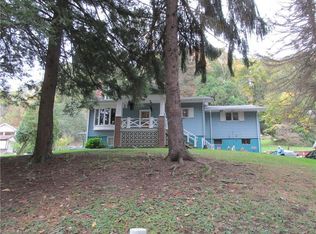 135 Spanish Villa Dr, Jeannette, PA