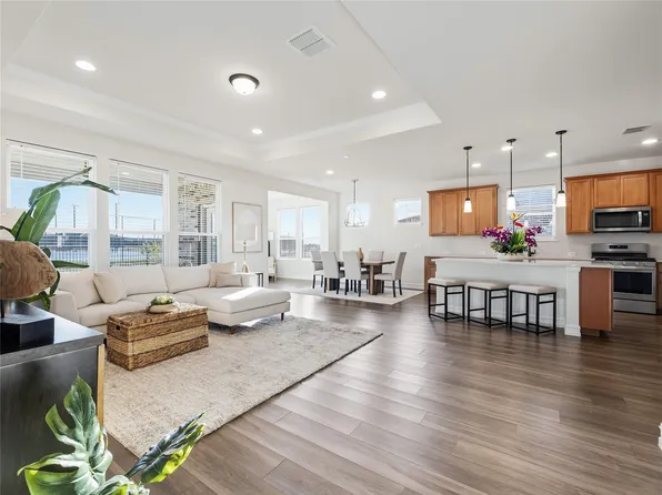 948 Memorial Dr, Little Elm, TX 76227