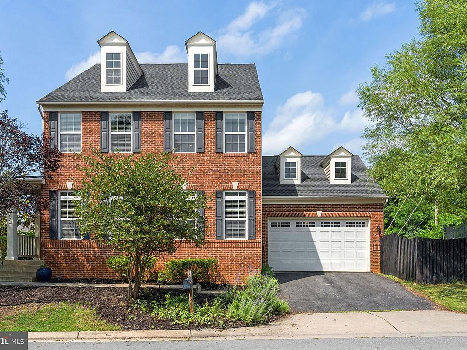 1st image of 243 Bradford Dr