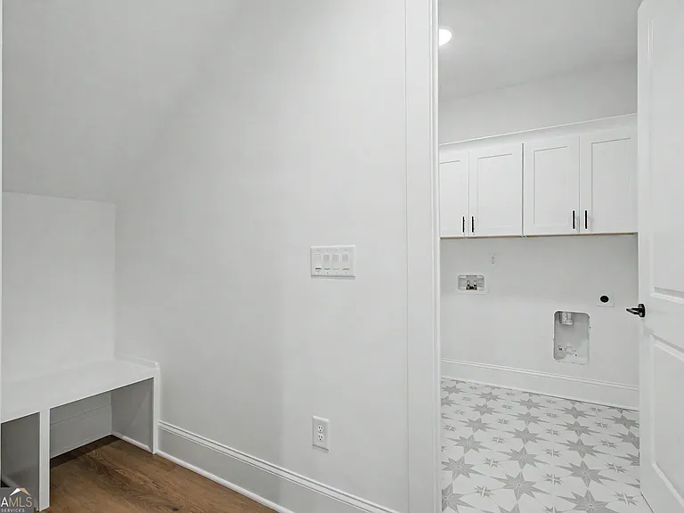 347 Crestwood Rd — Photo 16