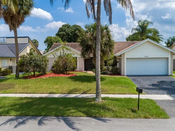 7374 NW 48th St, Lauderhill, FL 33319