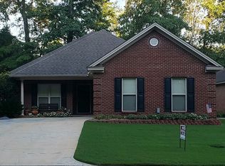 211 River Birch Cir, Wetumpka, AL 36093