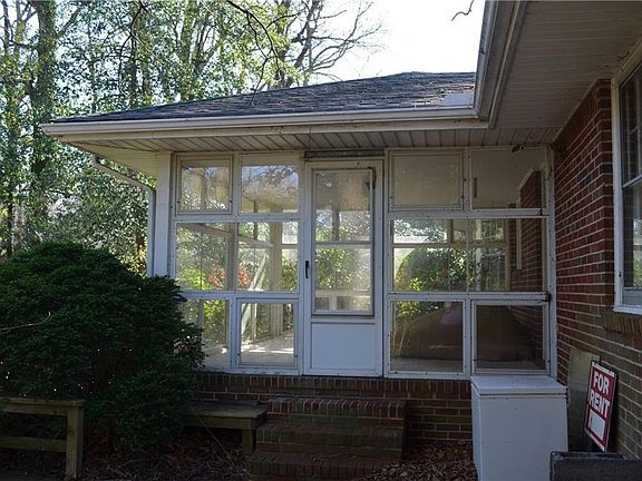 3rd image of 4408 Wakefield Dr