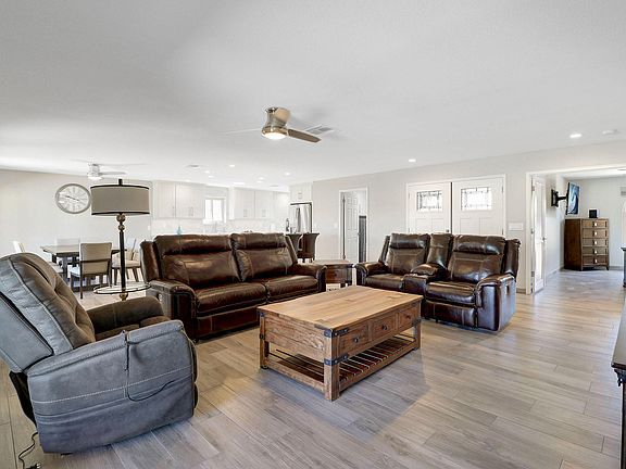 3rd image of 10822 E Navajo Dr
