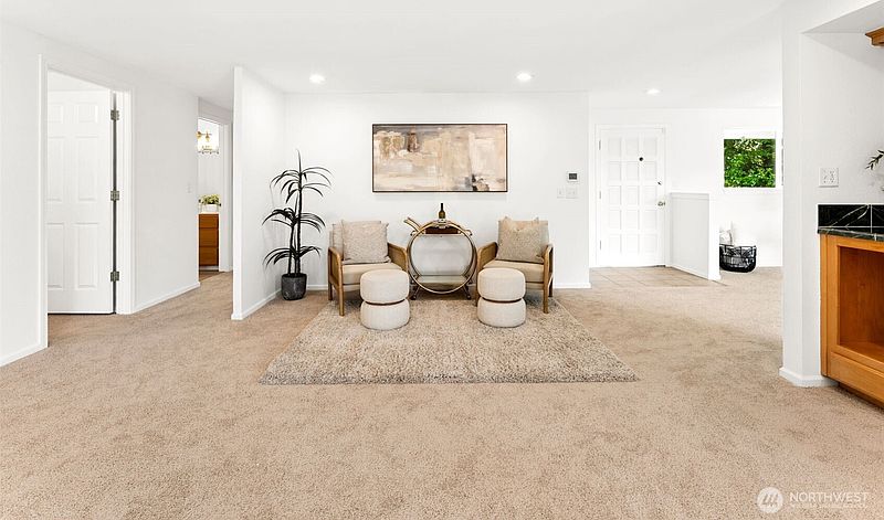 4th image of 16461 Marine View Drive SW