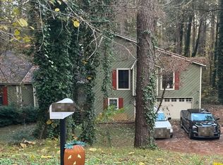 651 Charing Cross Dr, Marietta, GA 30066