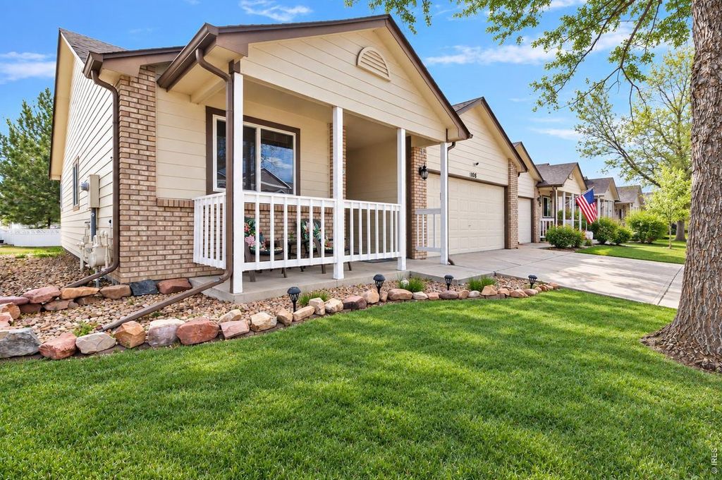 1098 Lavender Ave
