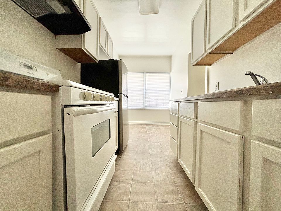 1st image of 439 N Van Ness Ave #15A