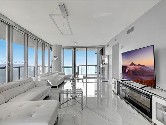 3rd image of 17121 Collins Ave APT 3508