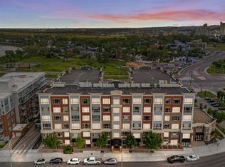35 N Inglewood Park SE #316, Calgary, AB T2G 1B5