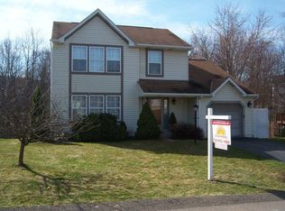 315 Hummingbird Cir, Cranberry Twp, PA 16066