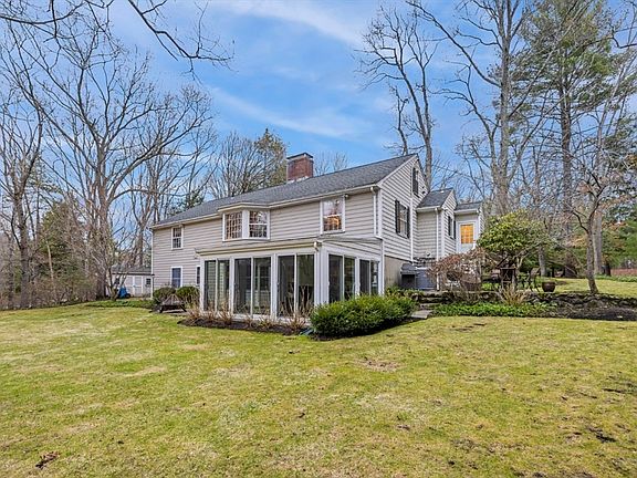 5th image of 25 Apple Hill Ln