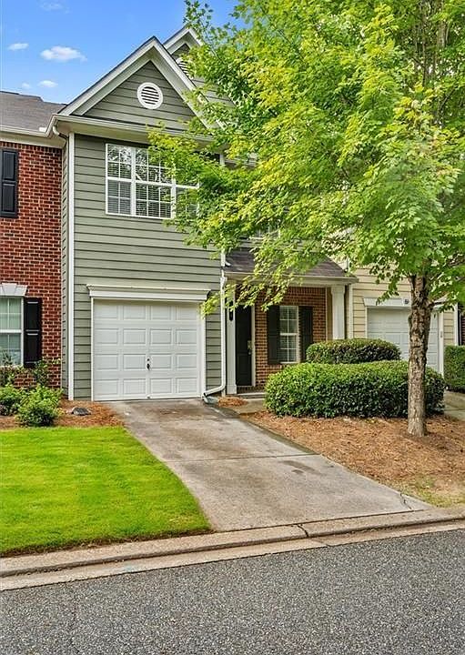 1st image of 220 Magnolia Leaf Dr