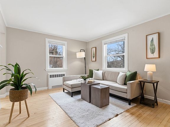 2nd image of 118 Foster Ter Unit 118
