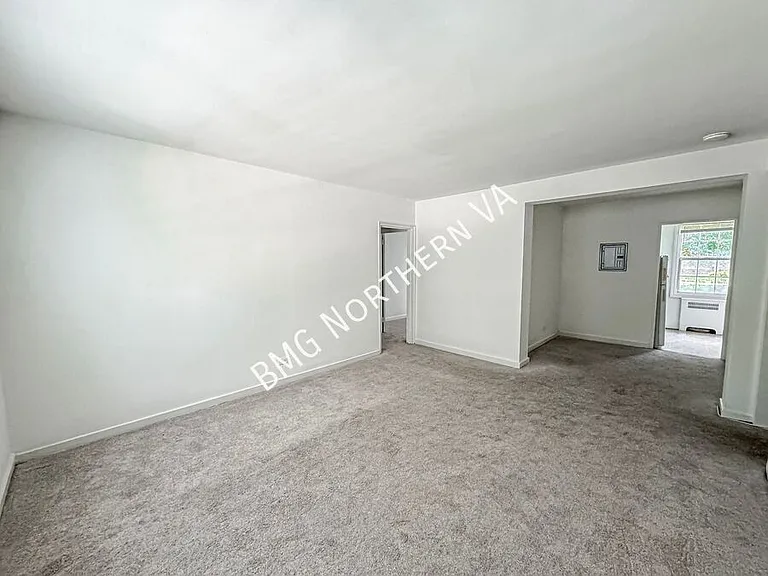 214 N George Mason Dr #1 — Photo 2