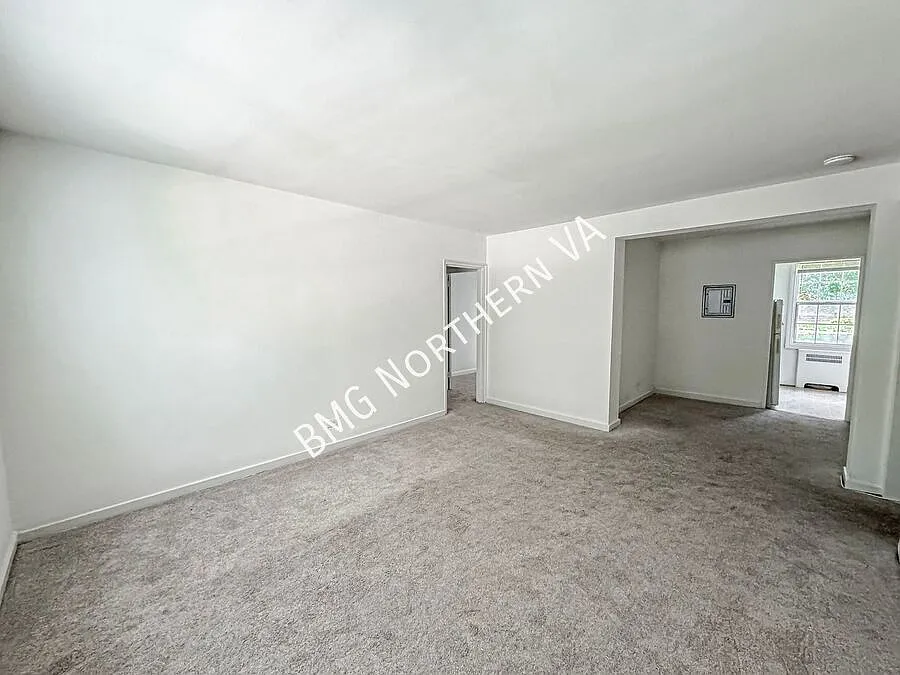 Building Photo - 214 N George Mason Dr #1
