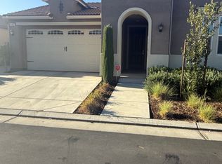 2327 Lombard Ln, Clovis, CA 93619