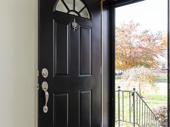 2nd image of 4022 Gloucester Rd