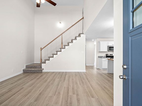 3rd image of 179 Woodland Ct
